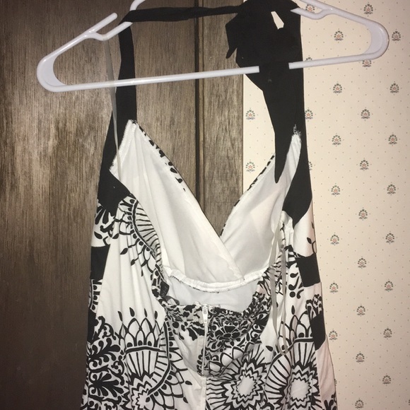 Junior Black/White Dress - Picture 2 of 3